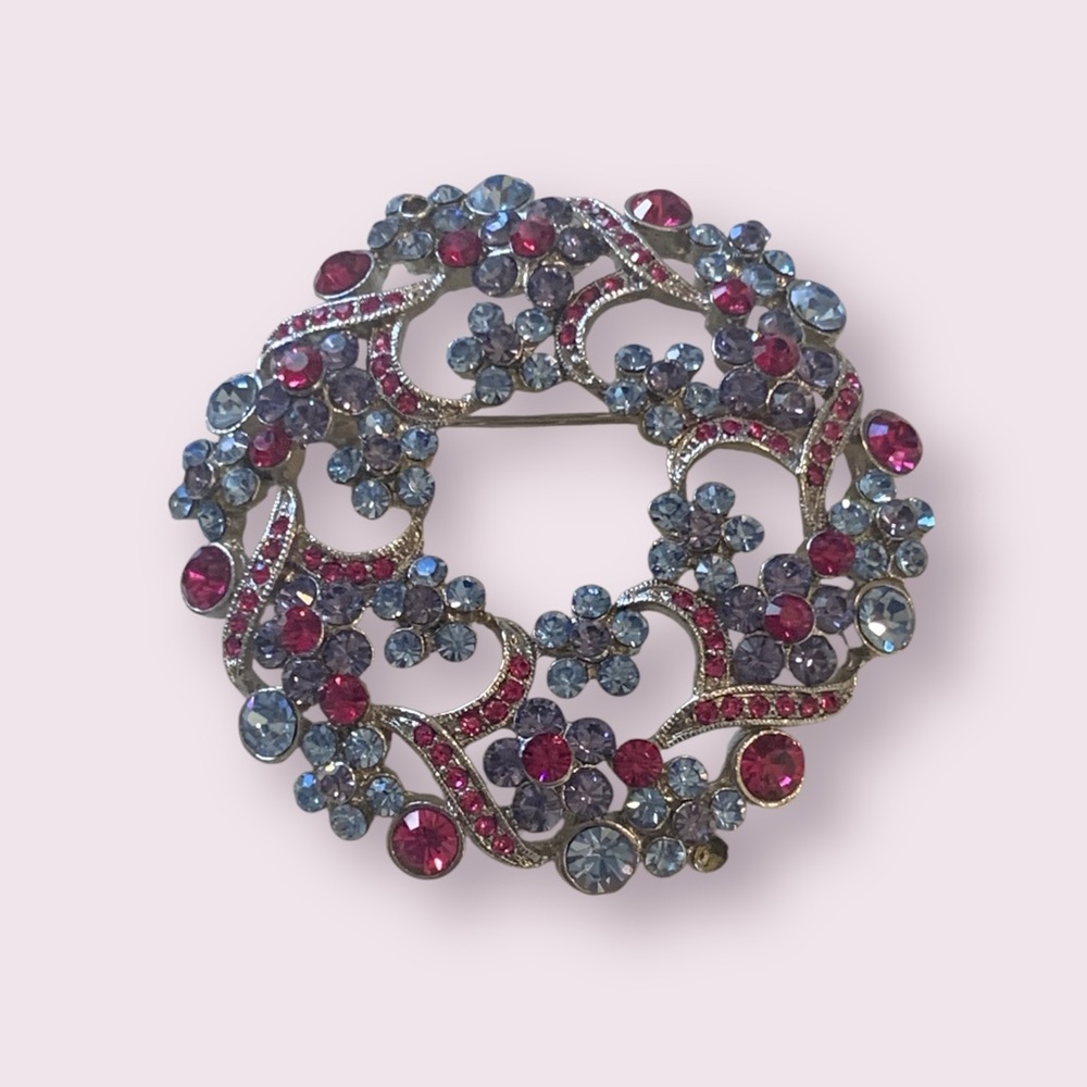 Vintage‎ Express Elegant Multicolor Rhinestones Wreath Brooch